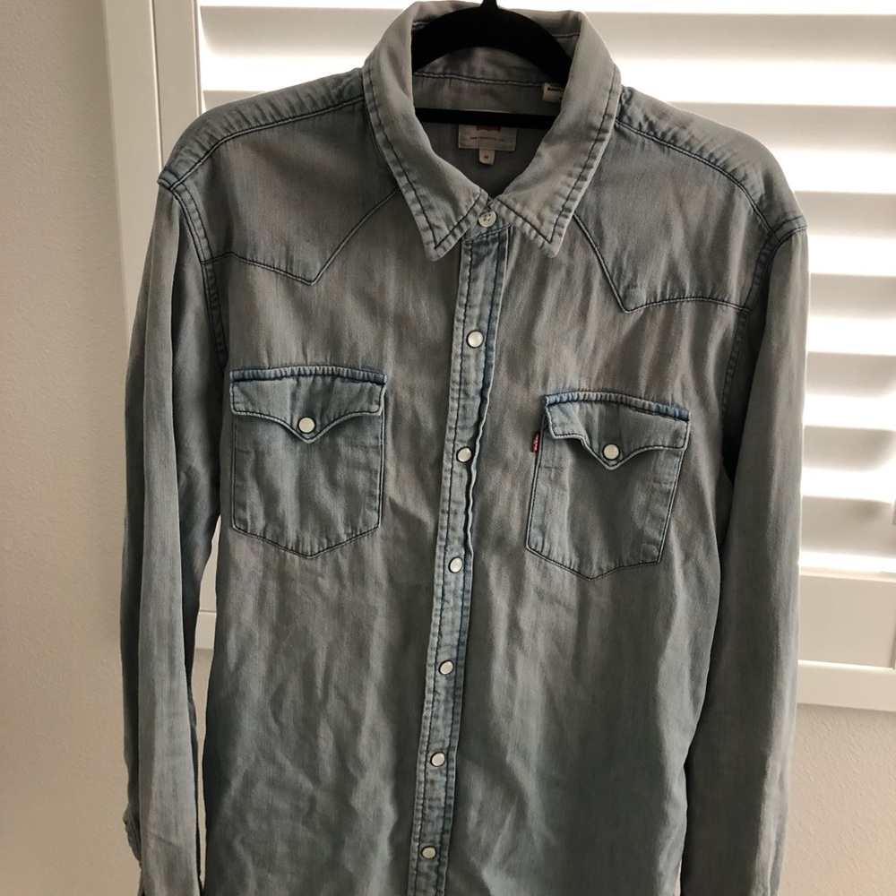 Levi’s Jeans shirt